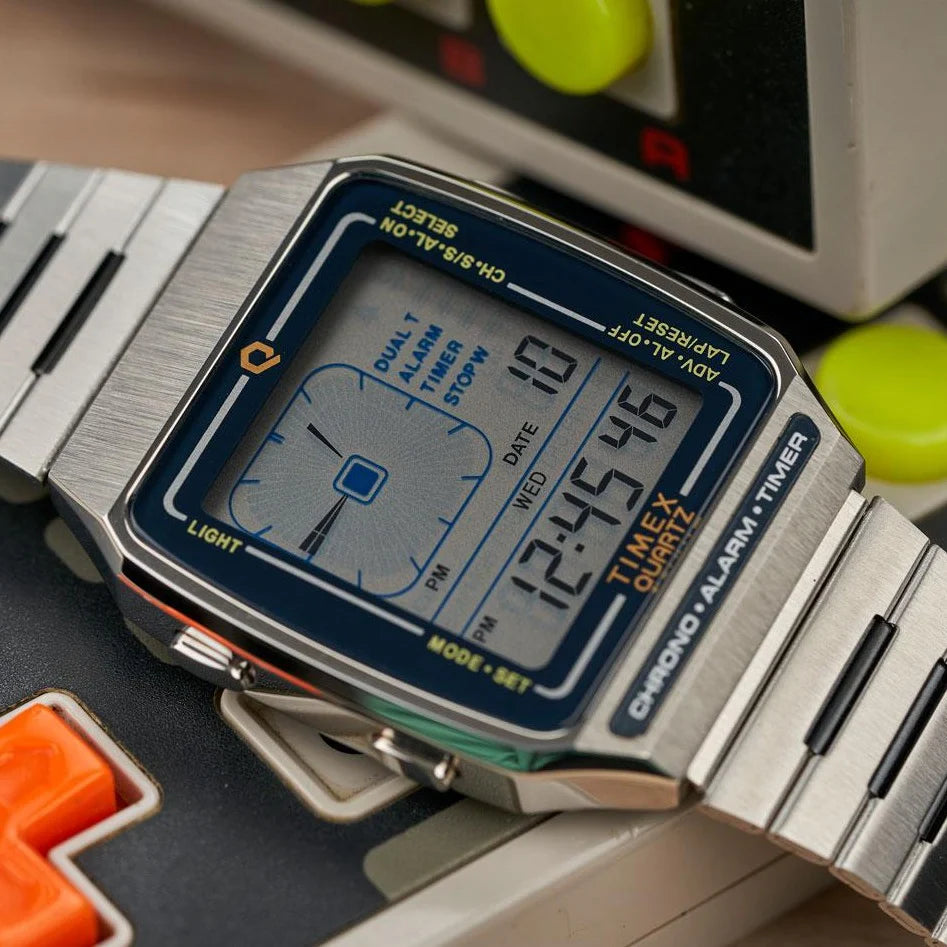 Q LCA Reissue Digital 33MM Silver