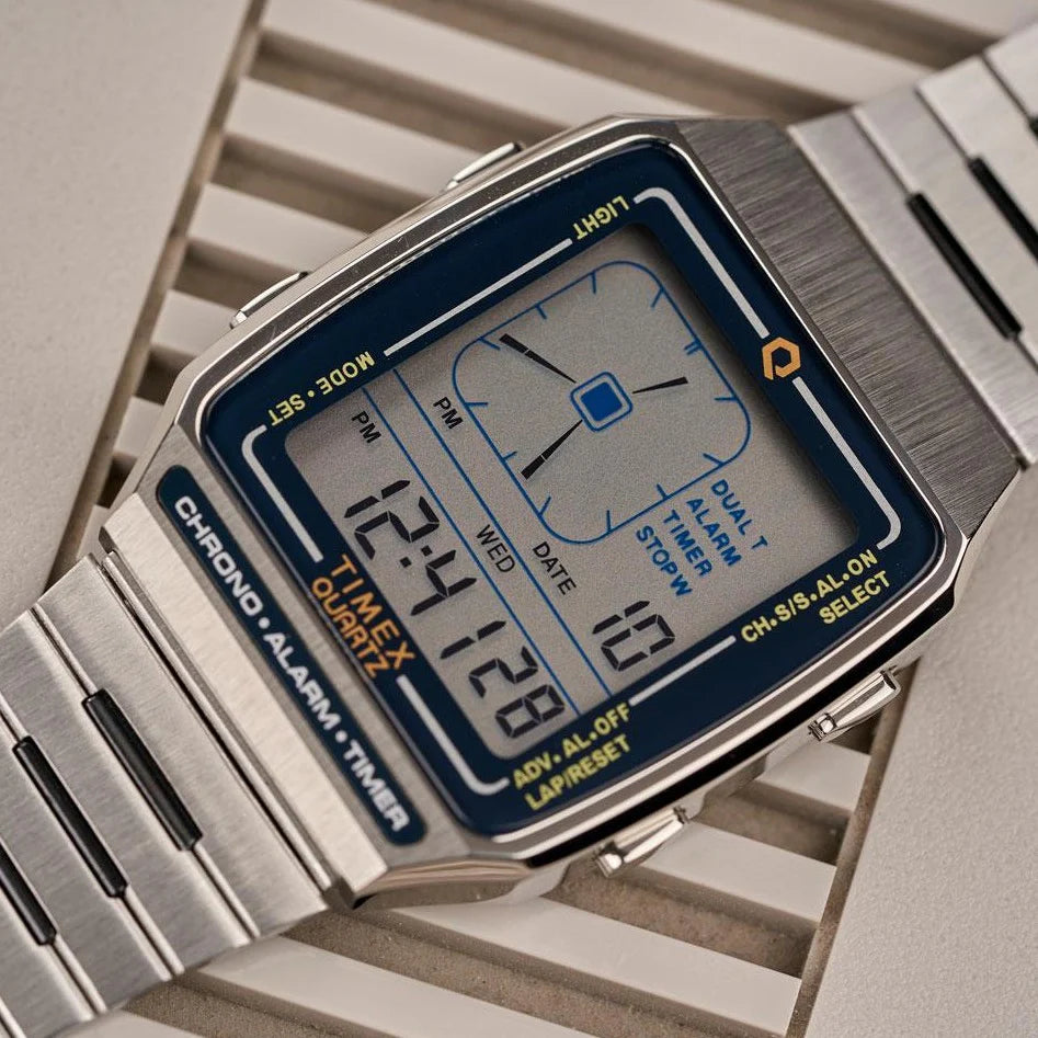 Q LCA Reissue Digital 33MM Silver